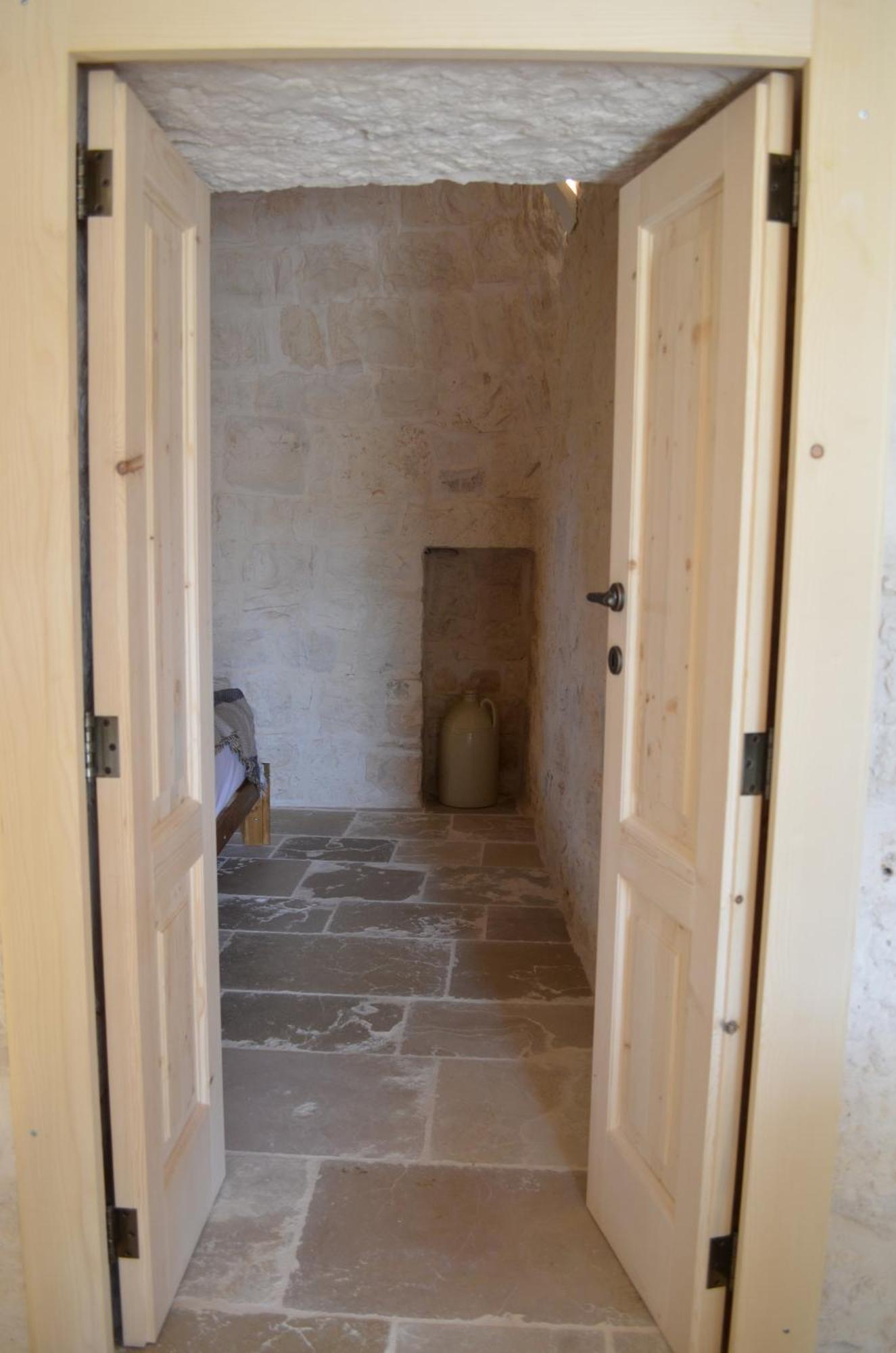 B&B Fuga Al Trullo 오스투니 외부 사진